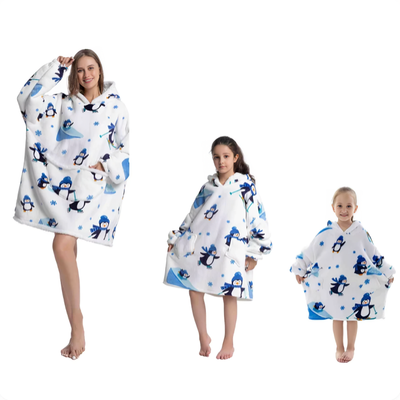 Hvid oversized hoodie med pingvinmønster til voksen og barn
