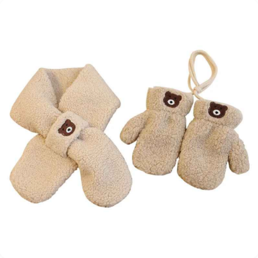 Vinterstel til børn i beige fleece med halstørklæde og vanter, bjørnemotiv